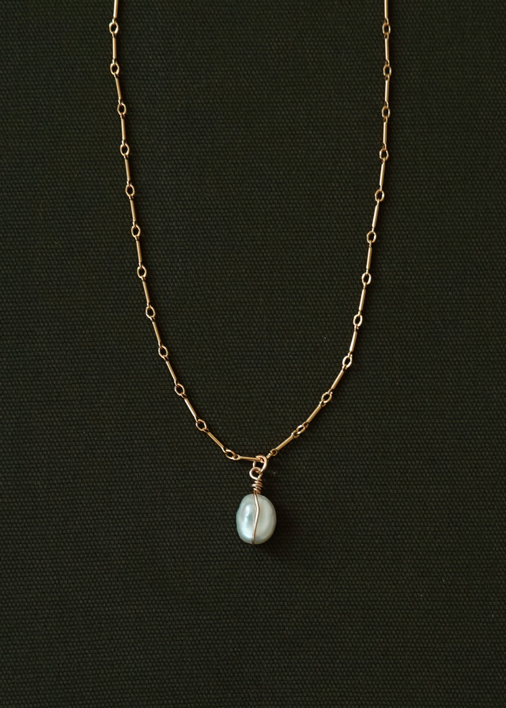 Baroque Pearl Pendant Necklace in Gold