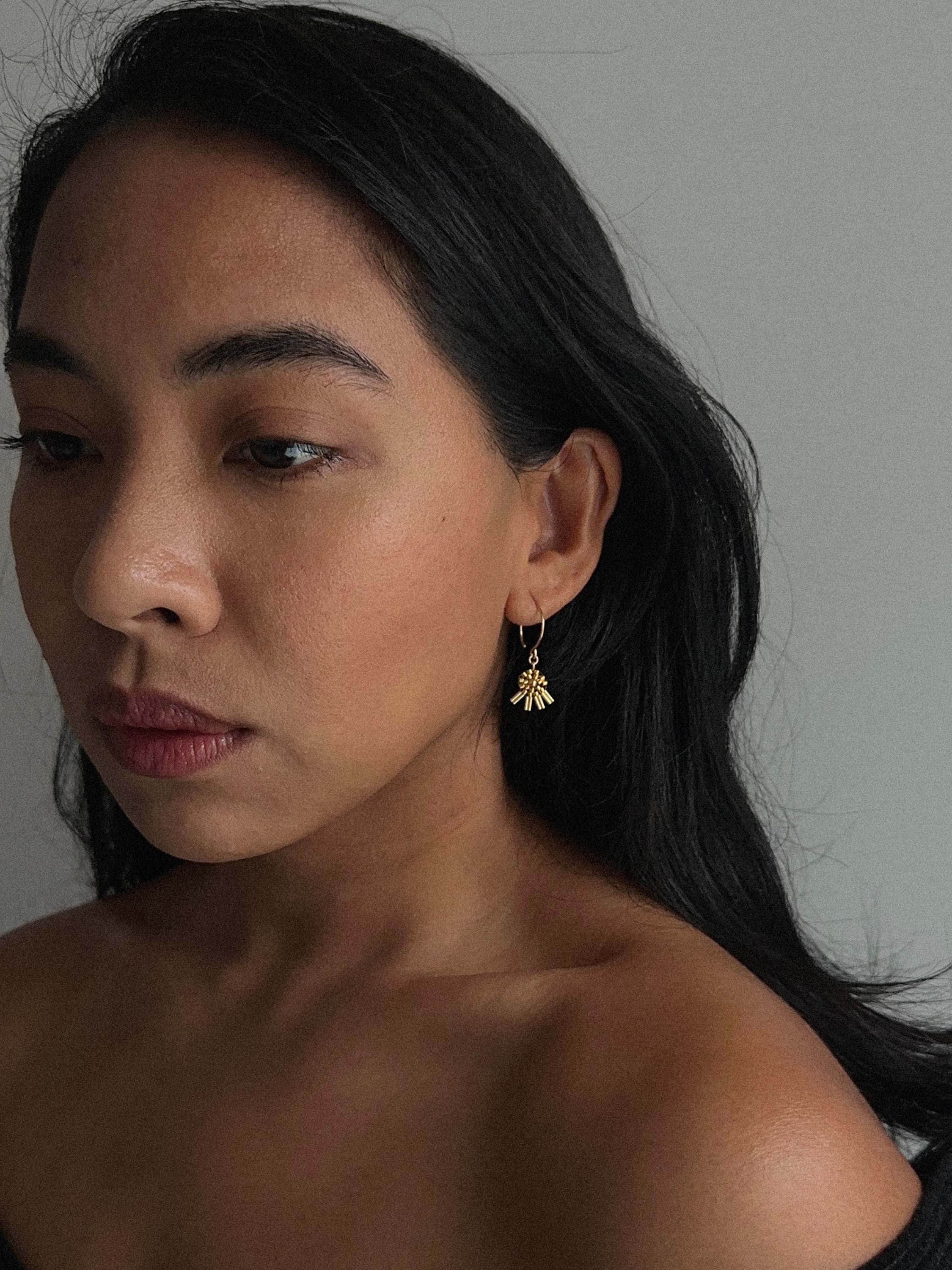Araw Hoop Earrings in Gold