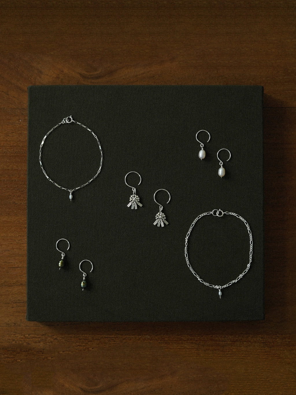 Tiny Pearl Figaro Bracelet in Silver