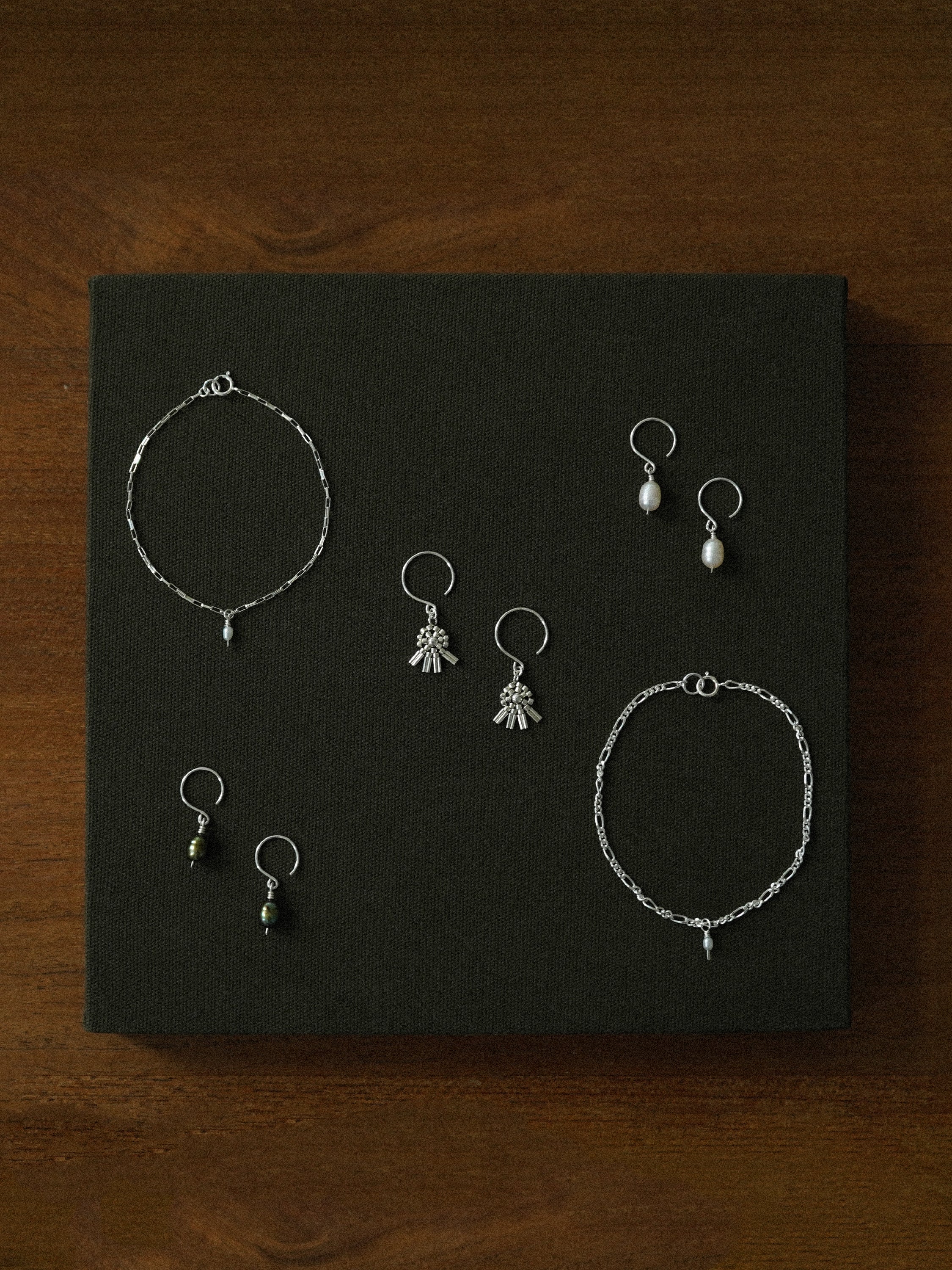 Tiny Pearl Figaro Bracelet in Silver